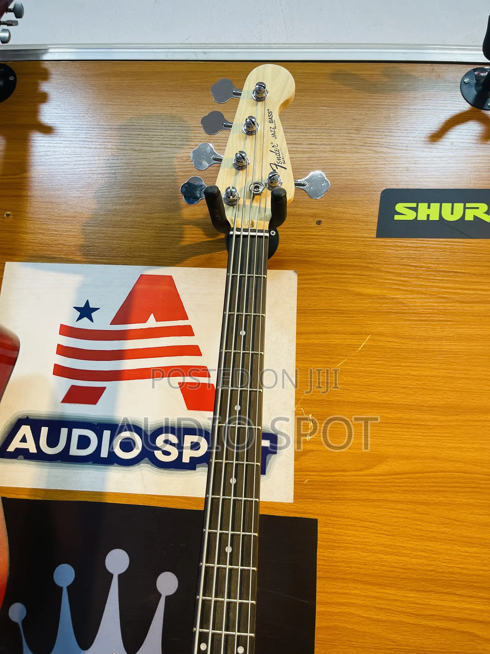 FENDER JAZZ Bass v - Professional Passive 5-String