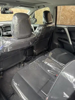 Toyota RAV4 XLE AWD (2.5L 4cyl 6A) 2017