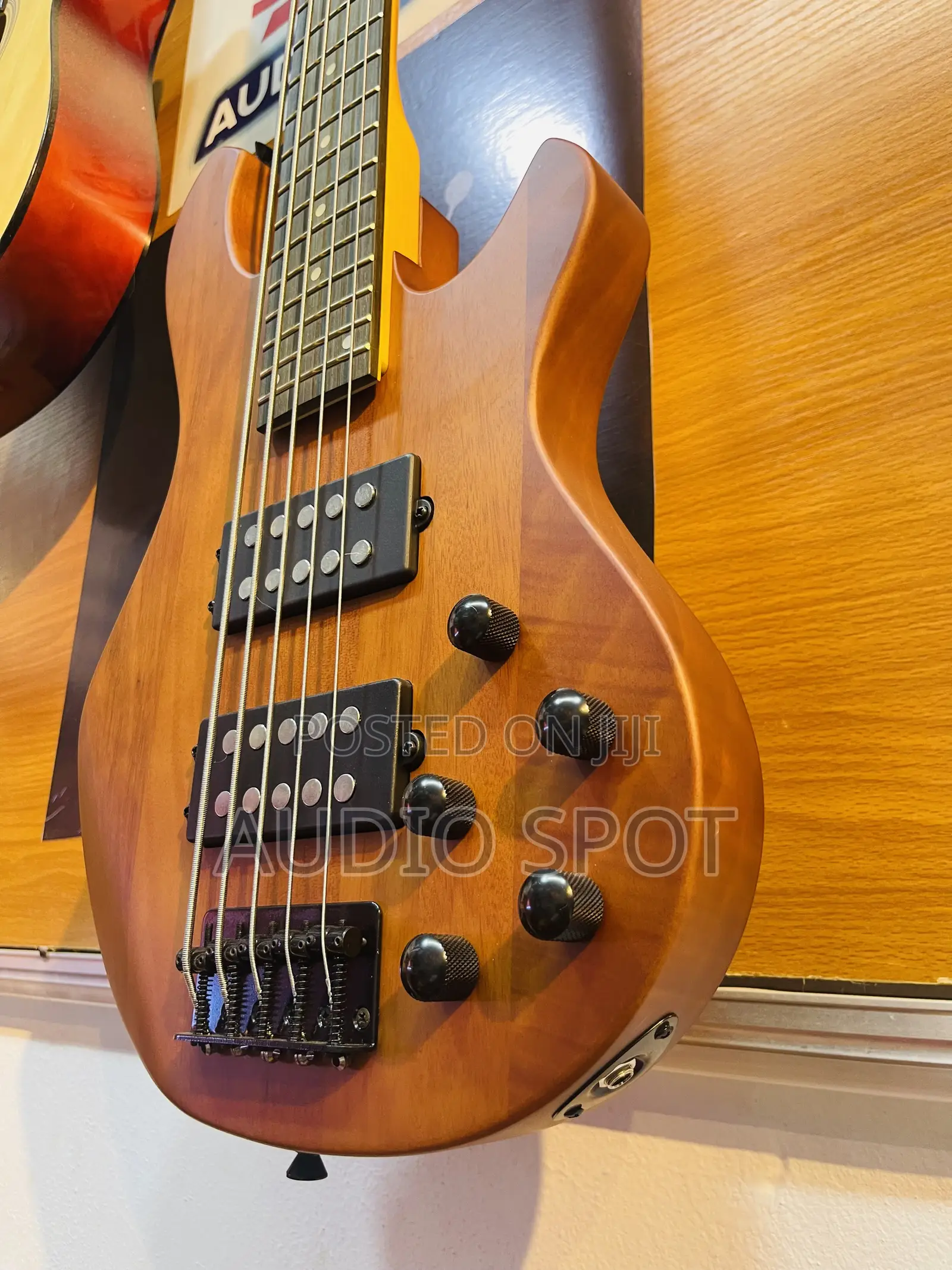 IBANEZ Professional Active 5-Strings Bass Guitar - Elite Performance S