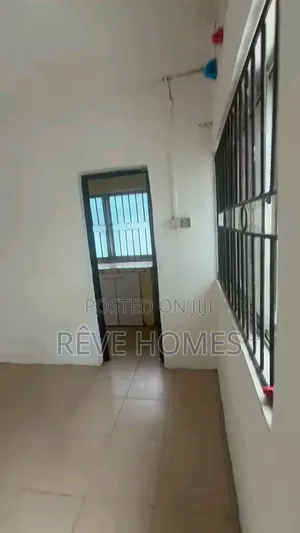 Mini Flat in Soluyi for rent
