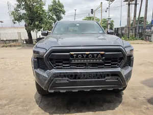 Toyota Tacoma SR Double Cab 4WD 5.0 ft. SB (Automatic) 2025 Gray