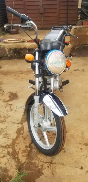 TVS HLX 125 2025 Black