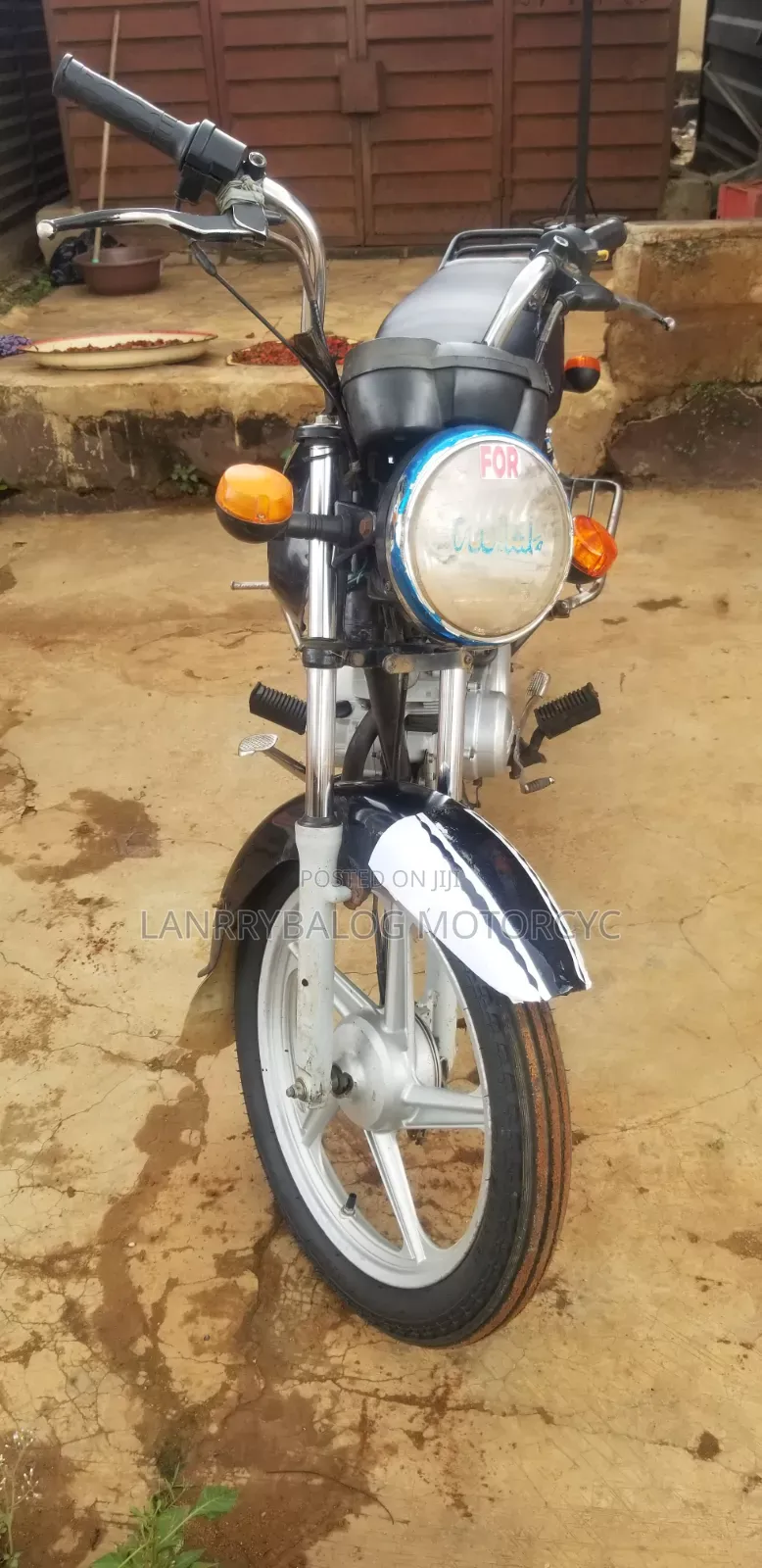 TVS HLX 125 2025 Black