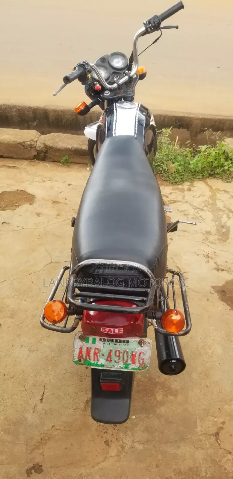 TVS HLX 125 2025 Black