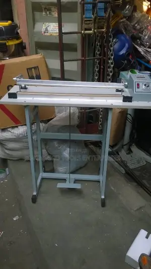 Pedal Impulse Sealing and Cutting Machine