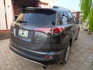 Toyota RAV4 2017 Gray