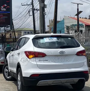 Hyundai Santa Fe 2015 White