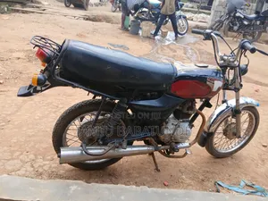 Bajaj Boxer 100 2024 Red