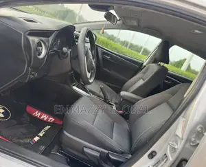 Toyota Camry 2019 Silver
