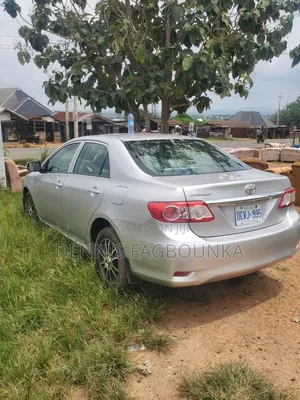 Toyota Corolla 2012 White