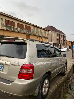 Toyota Highlander 2003 Gold