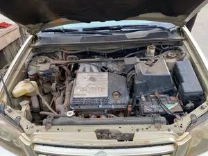Toyota Highlander 2003 Gold