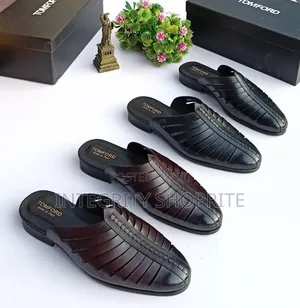 Men’s Closed-Toe Mule Sandals