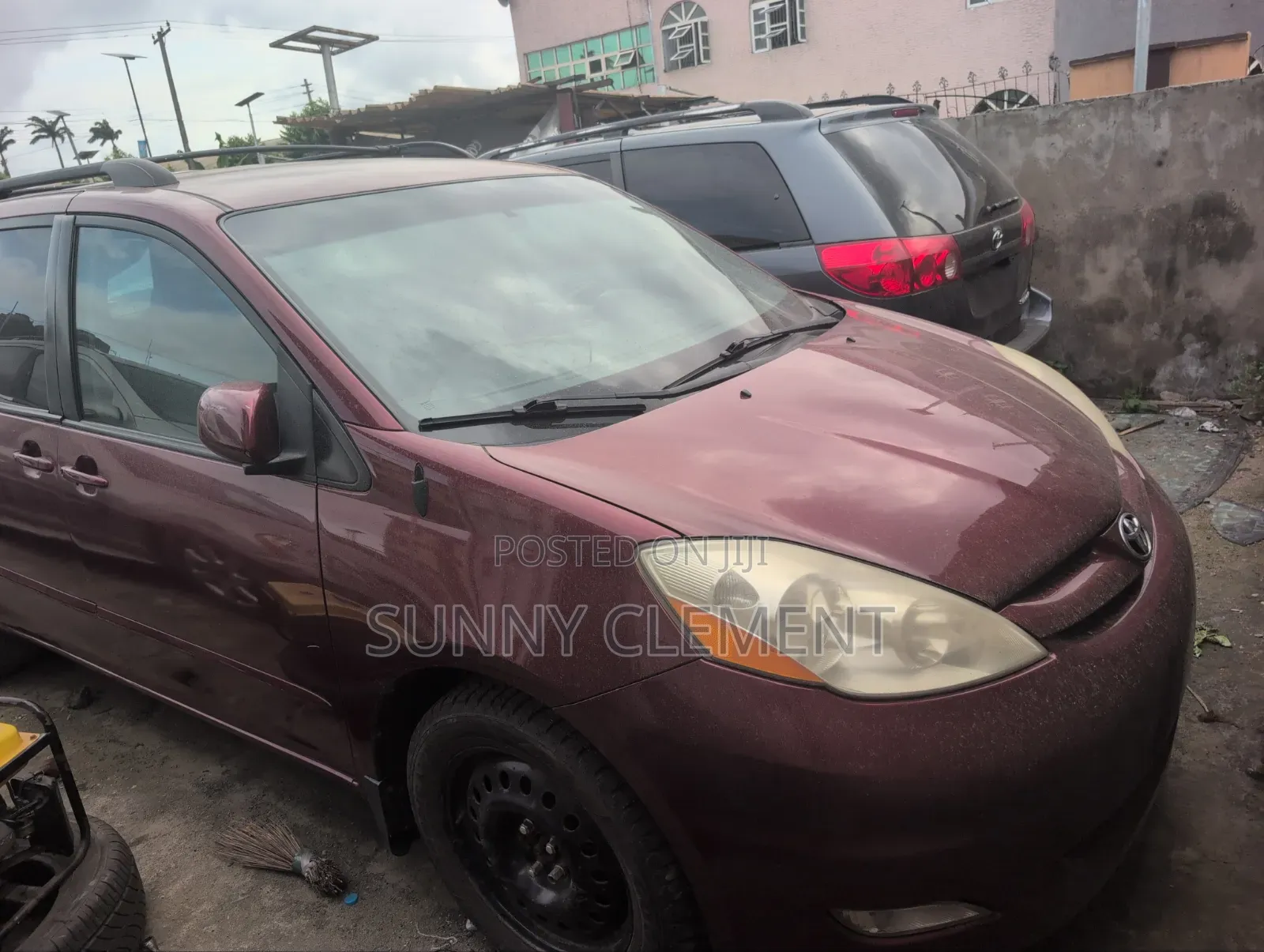 Toyota Sienna LE 2009 Red