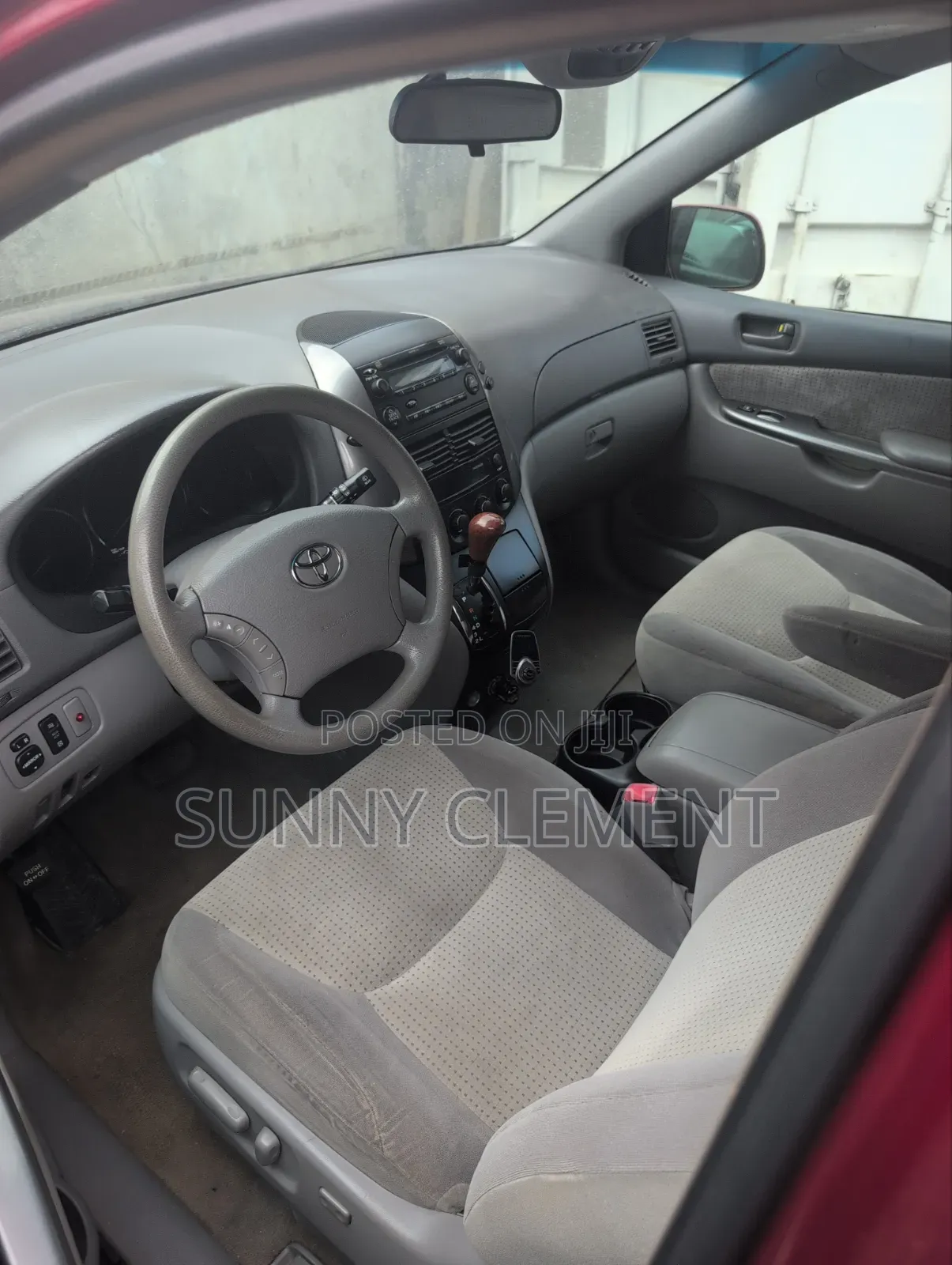 Toyota Sienna LE 2009 Red