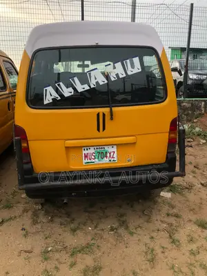 Suzuki APV Minibus 2007 Yellow
