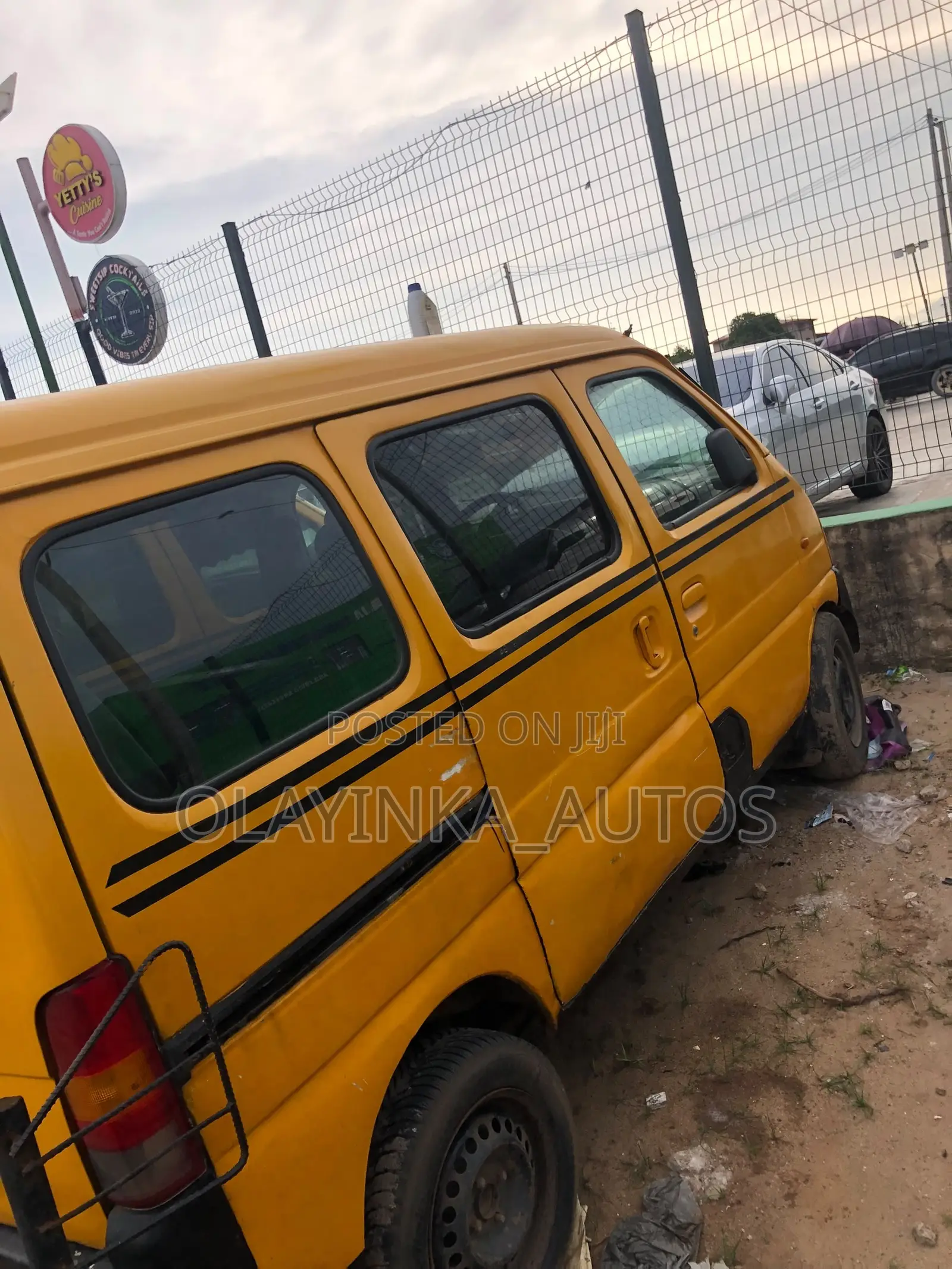 Suzuki APV Minibus 2007 Yellow