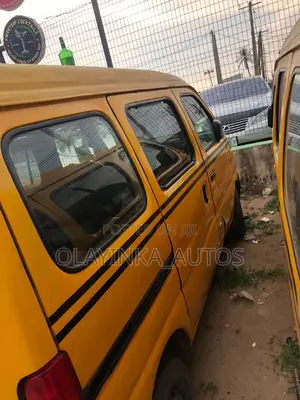 Suzuki APV Minibus 2010 Yellow