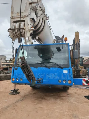 60 Tons Liebherr All-Terrain Motor Crane - Direct Belgium