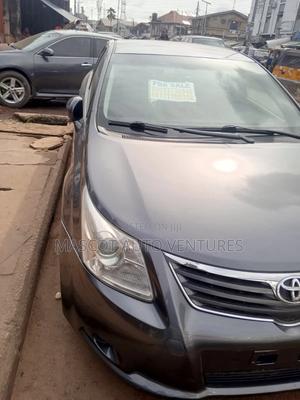 Toyota Avensis 2010 Gray