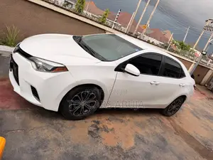 Toyota Corolla 2015 White
