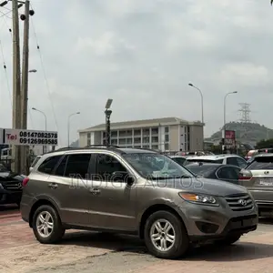 Hyundai Santa Fe 2012 Gray