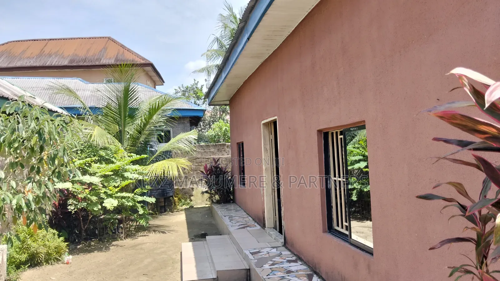 For Sale : A Hall & a Flat at Eliparanwo, Ph