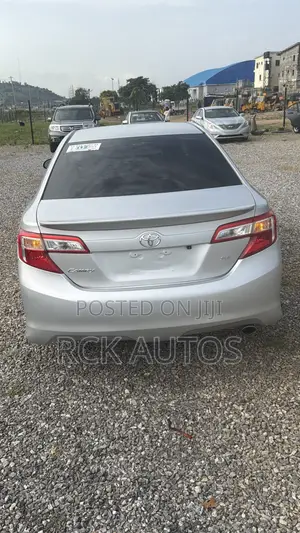 Toyota Camry SE 4dr Sedan (2.5L 4cyl 6A) 2012 Silver