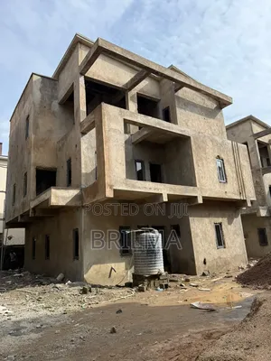 4bdrm Duplex in Life Camp for sale