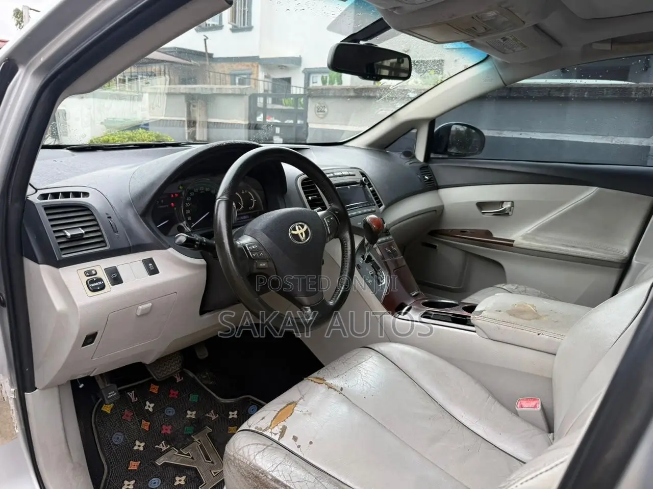 Toyota Venza 2011 Silver