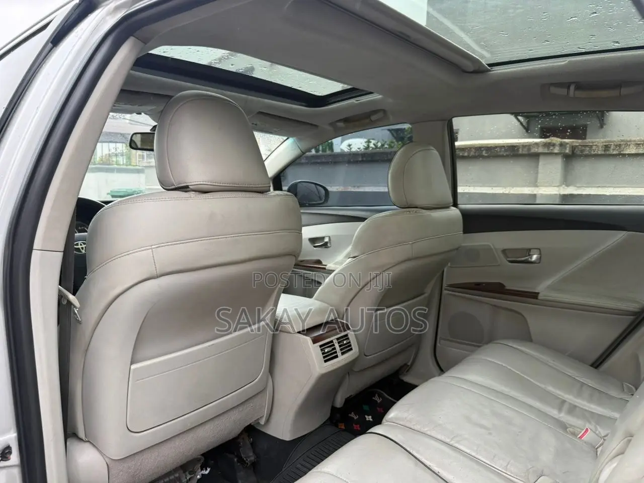 Toyota Venza 2011 Silver