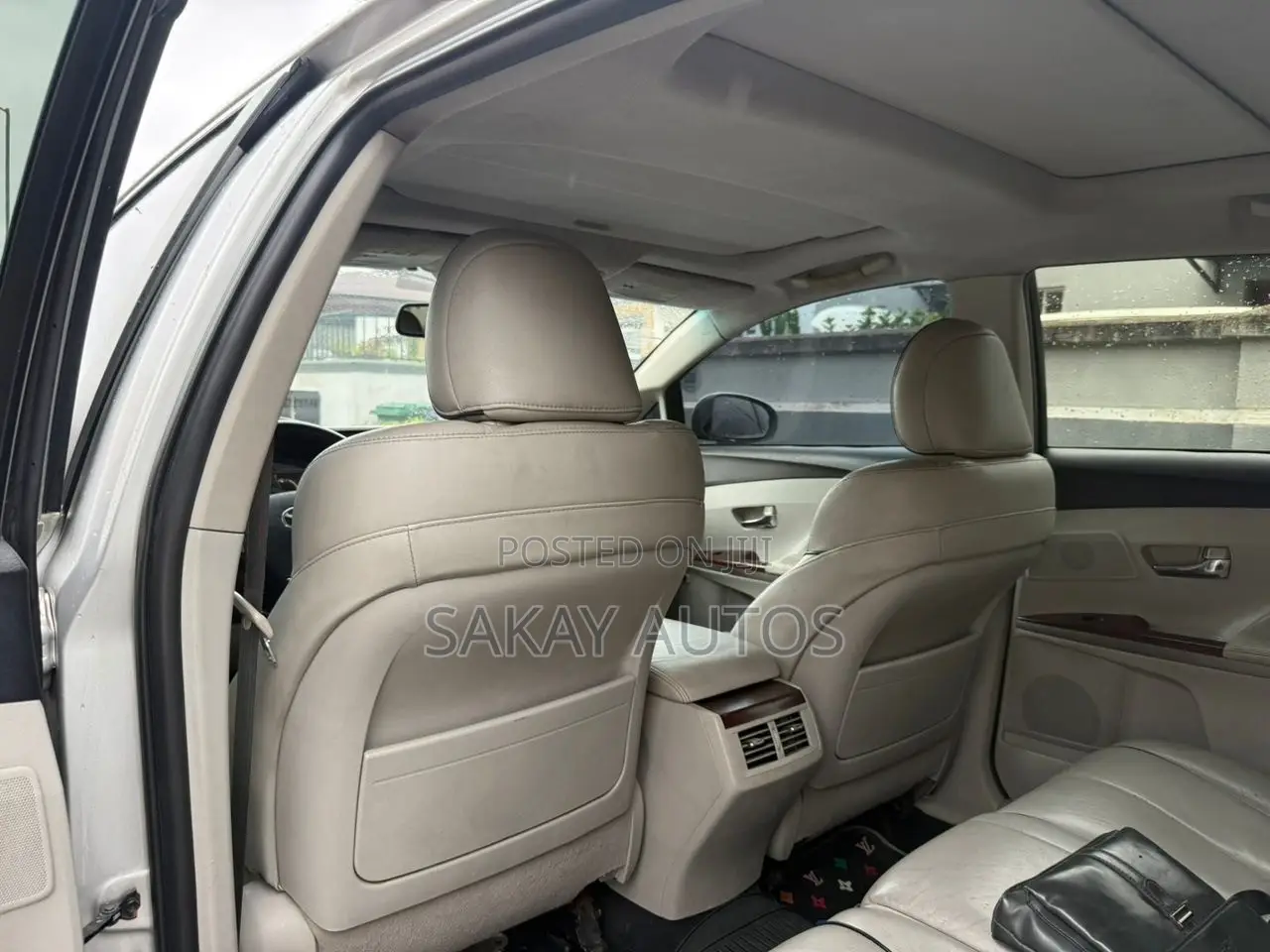 Toyota Venza 2011 Silver