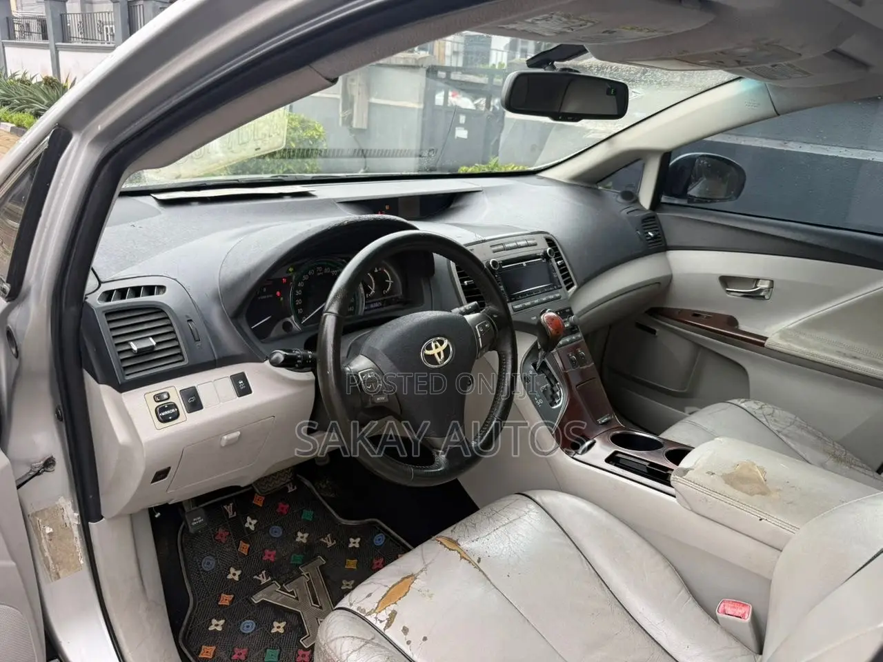 Toyota Venza 2011 Silver