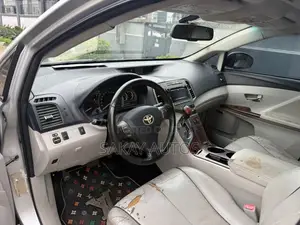 Toyota Venza 2011 Silver