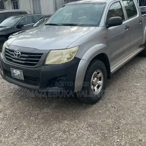 Toyota Hilux 2015 Silver