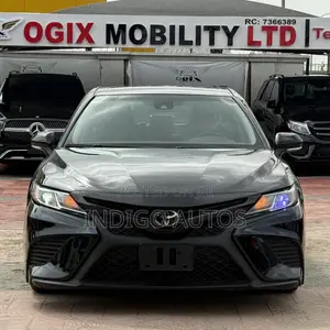 Toyota Camry SE FWD 2020 Black