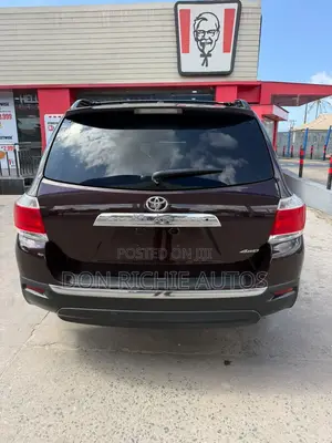 Toyota Highlander 2013 Brown
