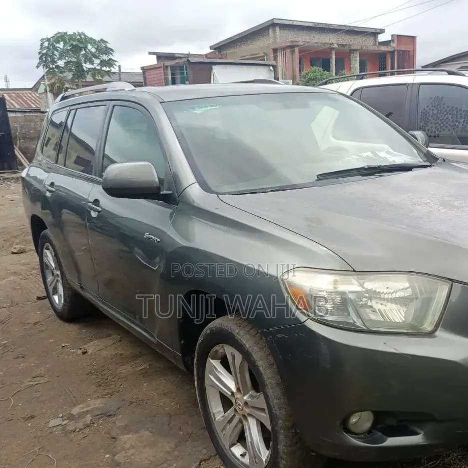 Toyota Highlander 2010 Green
