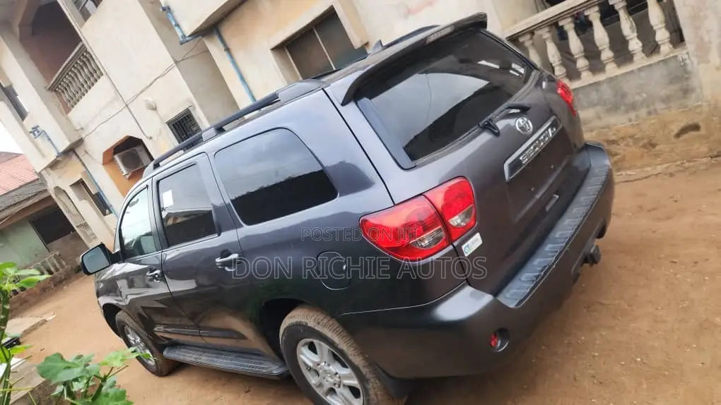 Toyota Sequoia 2012 Blue