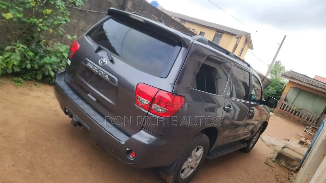 Toyota Sequoia 2012 Blue