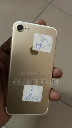 New Apple iPhone 7 32 GB Gold
