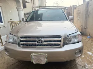 Toyota Highlander Limited V6 2005 Gold