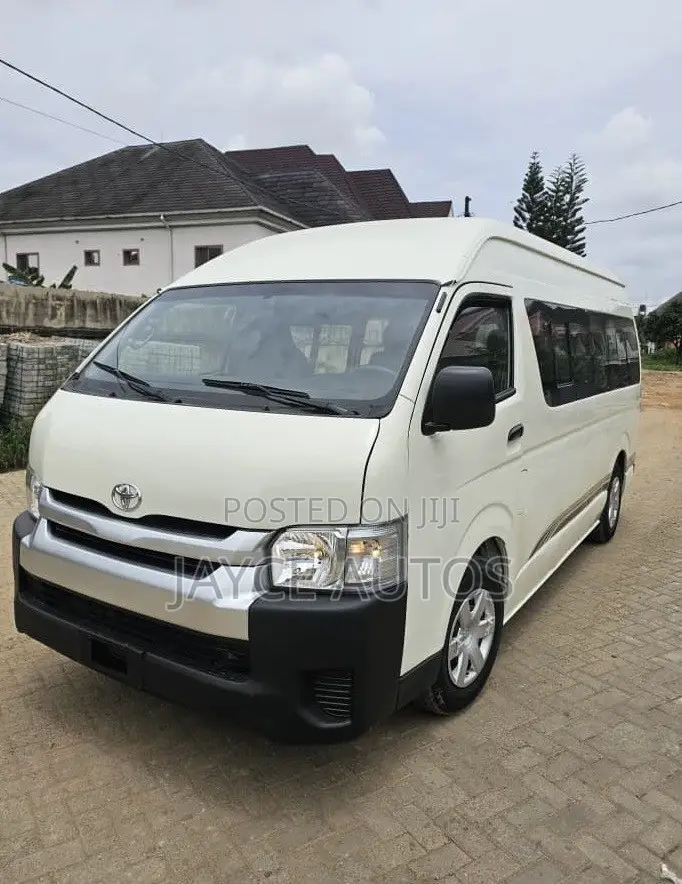 Toyota HiAce 2015 White