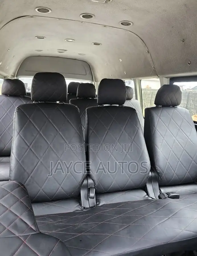Toyota HiAce 2015 White