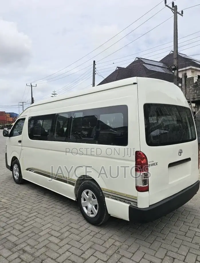 Toyota HiAce 2015 White