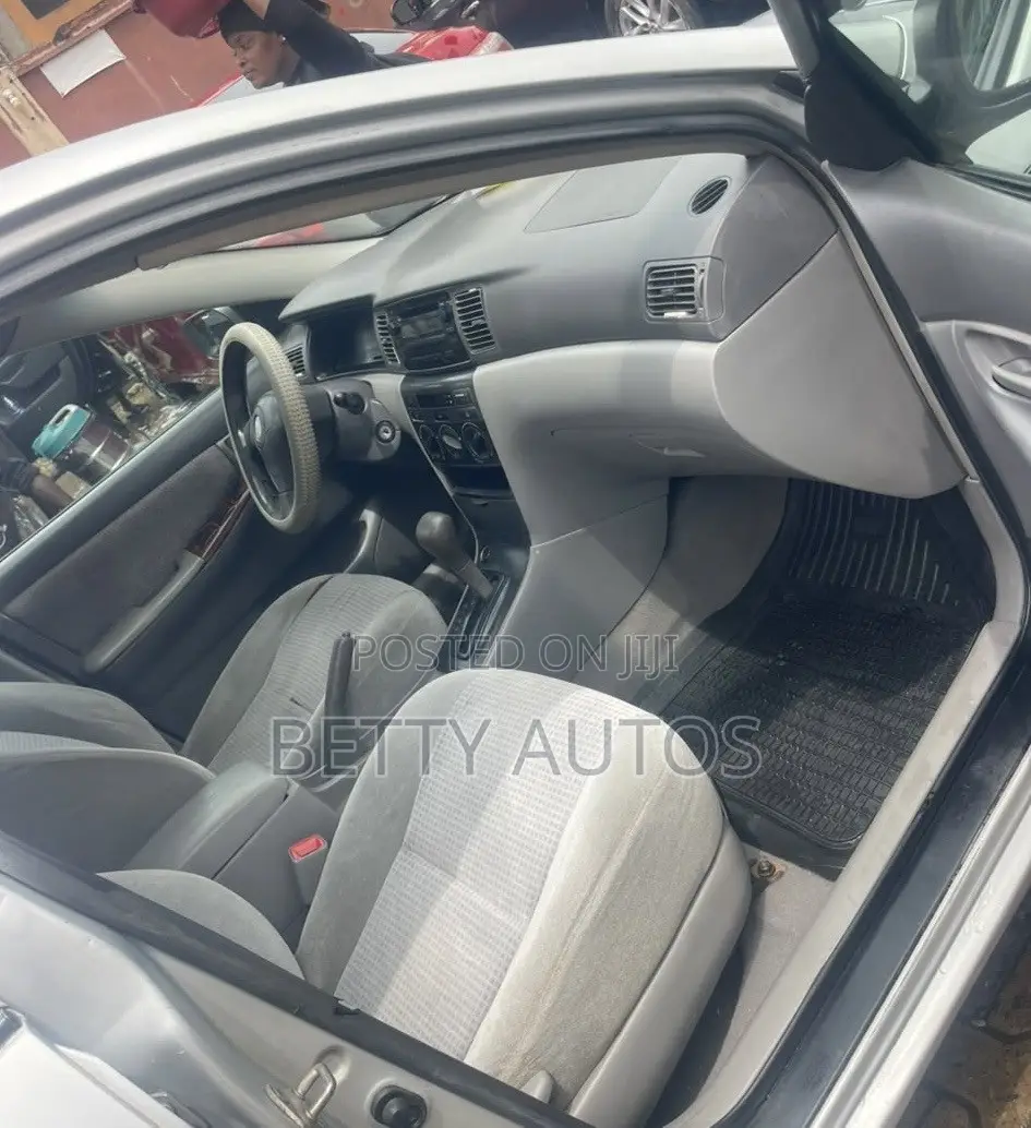 Toyota Corolla 2005 Silver