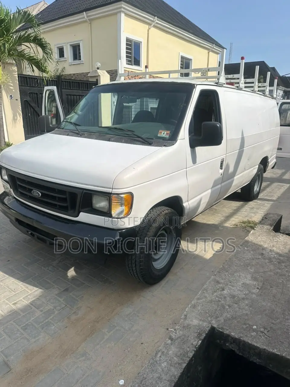Ford E350 2006 White
