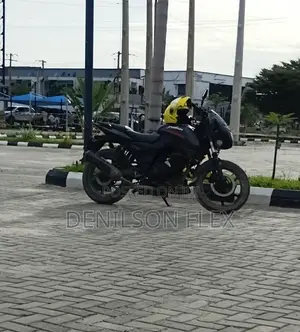 Bajaj Pulsar 220 F 2023 Black