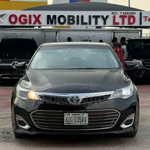 Toyota Avalon XLE 4dr Sedan (3.5L 6cyl 6A) 2014 Black