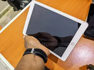 Apple iPad 5 (2022) 128 GB Gray